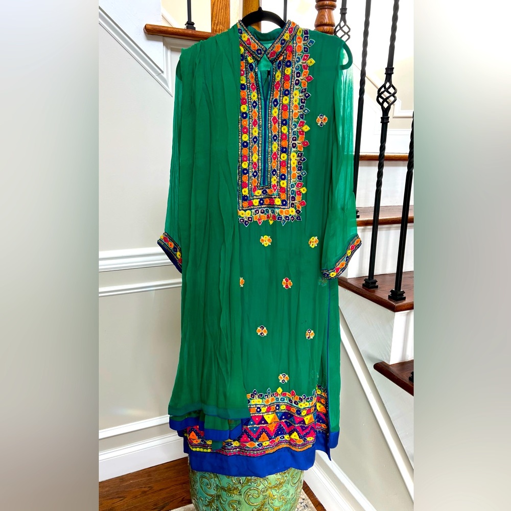 Large pure chiffon hand embroidery 3 pieces Indian Pakistani outfit